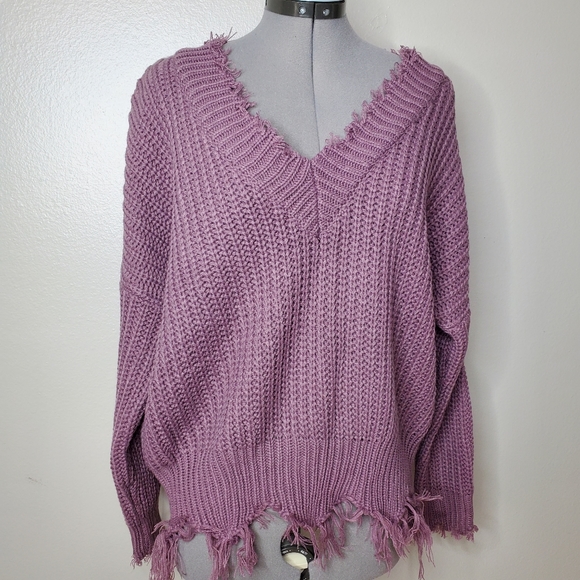 SOLD Main Strip frayed trim sweater v neck M - Picture 2 of 8